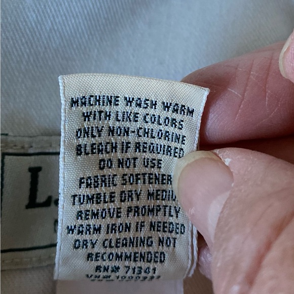 L.L. Bean - Mens (natural fit) khaki shorts, Size: 35 - Picture 6 of 6